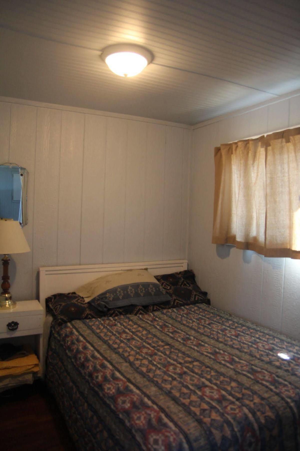 Black Lake Cabins Torrance Экстерьер фото