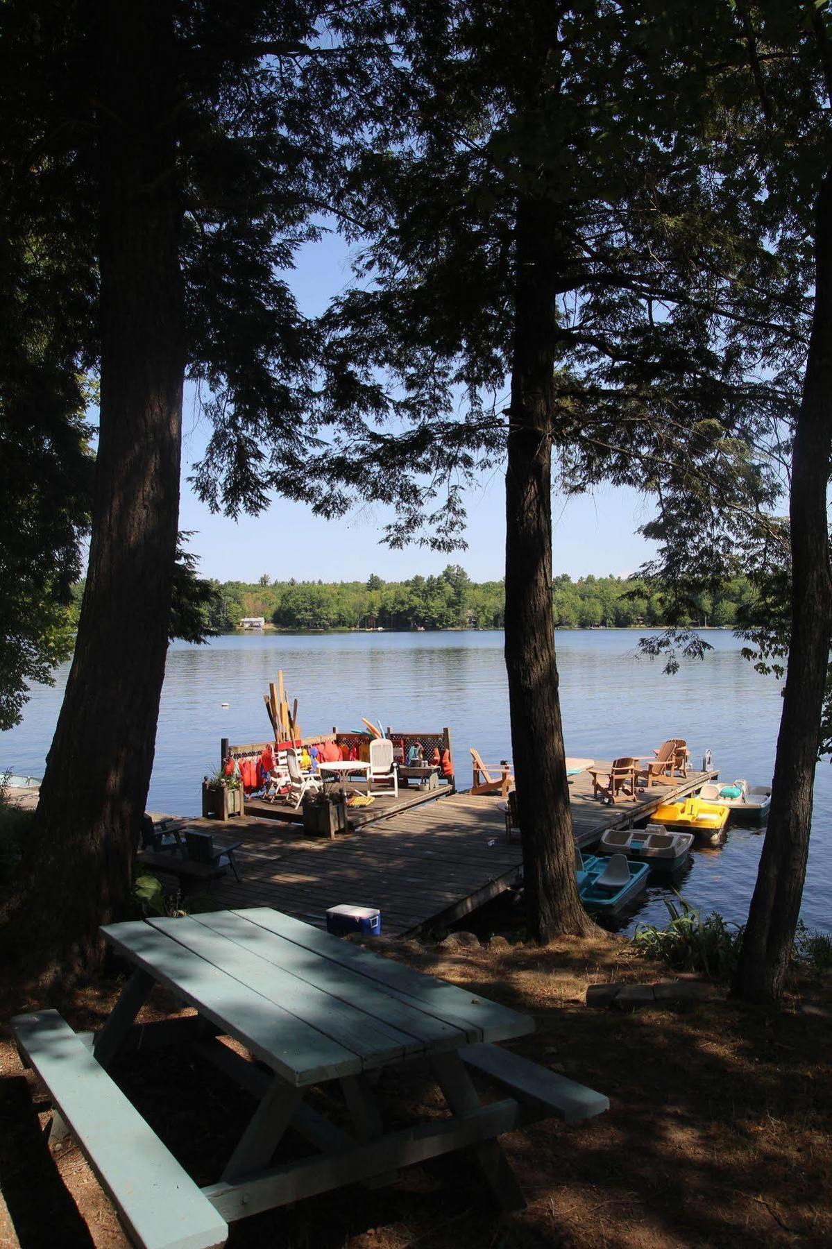 Black Lake Cabins Torrance Экстерьер фото